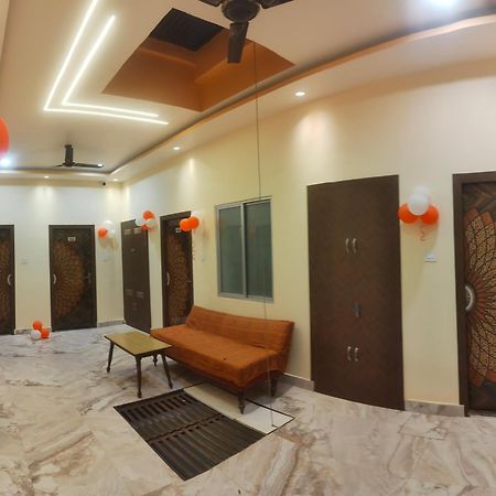 Ganga Sparsh Hotell Varanasi Exteriör bild