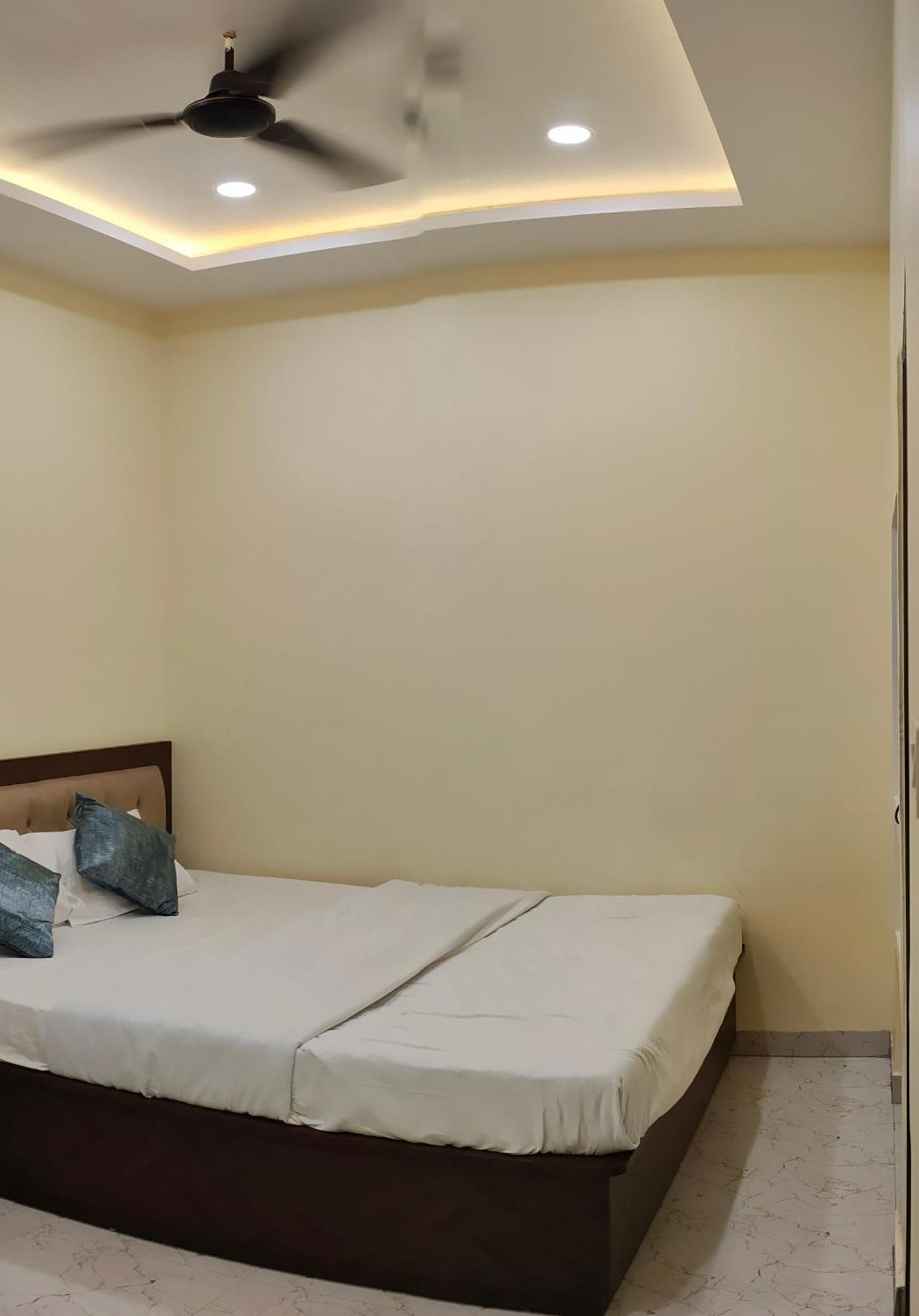 Ganga Sparsh Hotell Varanasi Exteriör bild