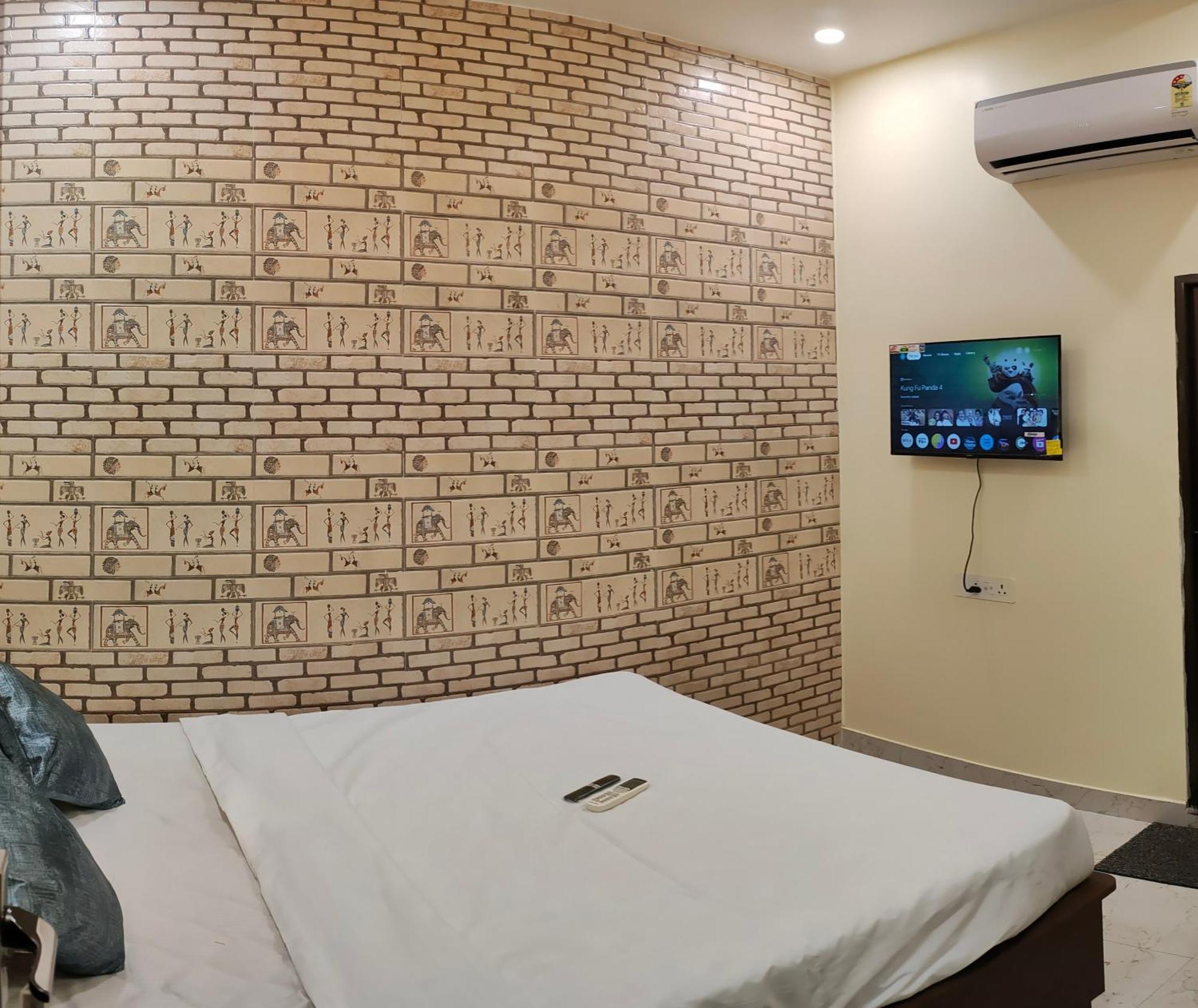 Ganga Sparsh Hotell Varanasi Exteriör bild