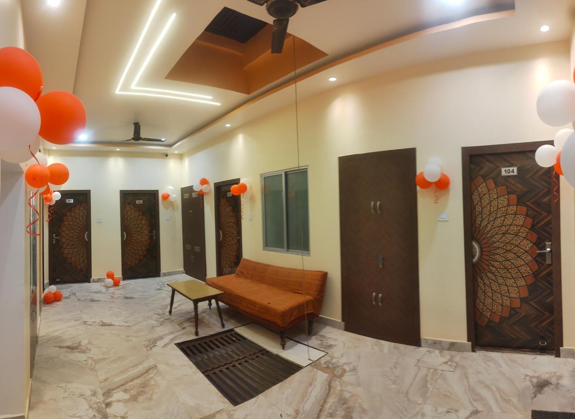 Ganga Sparsh Hotell Varanasi Exteriör bild